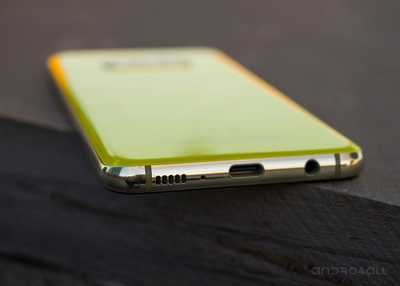 Samsung Galaxy S10, parte inferior