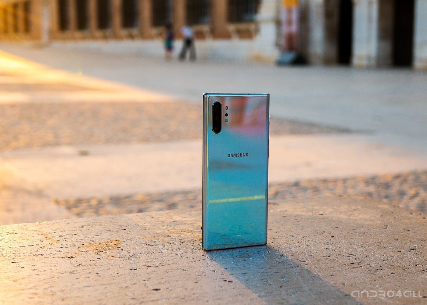 Samsung Galaxy Note10+, trasera de color Aura Glow