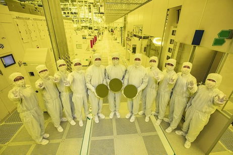 Intel y Samsung planean una alianza estratégica para competir con TSMC en la fabricación de chips avanzados