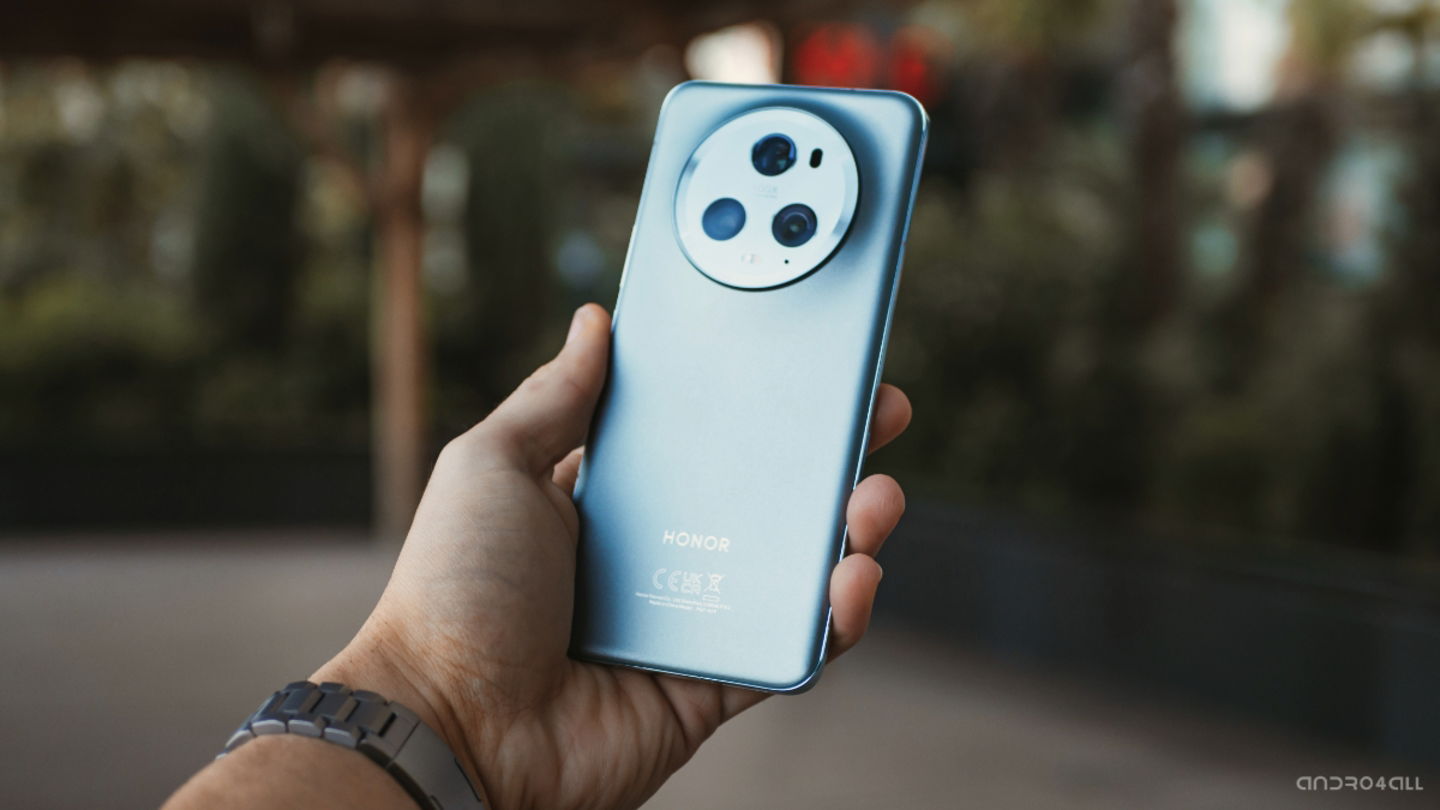Parte trasera azul del HONOR Magic5 Pro