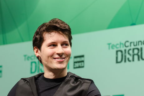 El fundador de Telegram carga contra WhatsApp con su meme favorito: "nos tomamos el plagio como un cumplido"