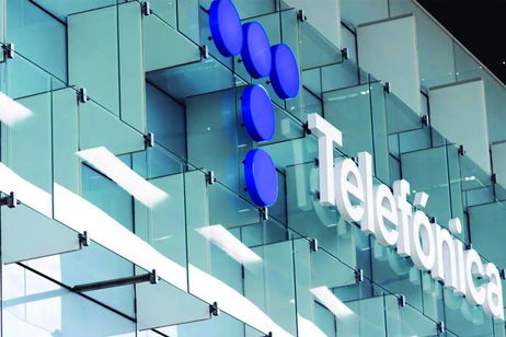 Vodafone firma un nuevo acuerdo con Telefónica para continuar usando la red de fibra de Movistar Vodafone firma un nuevo acuerdo con Telefónica para continuar usando la red de fibra de Movistar