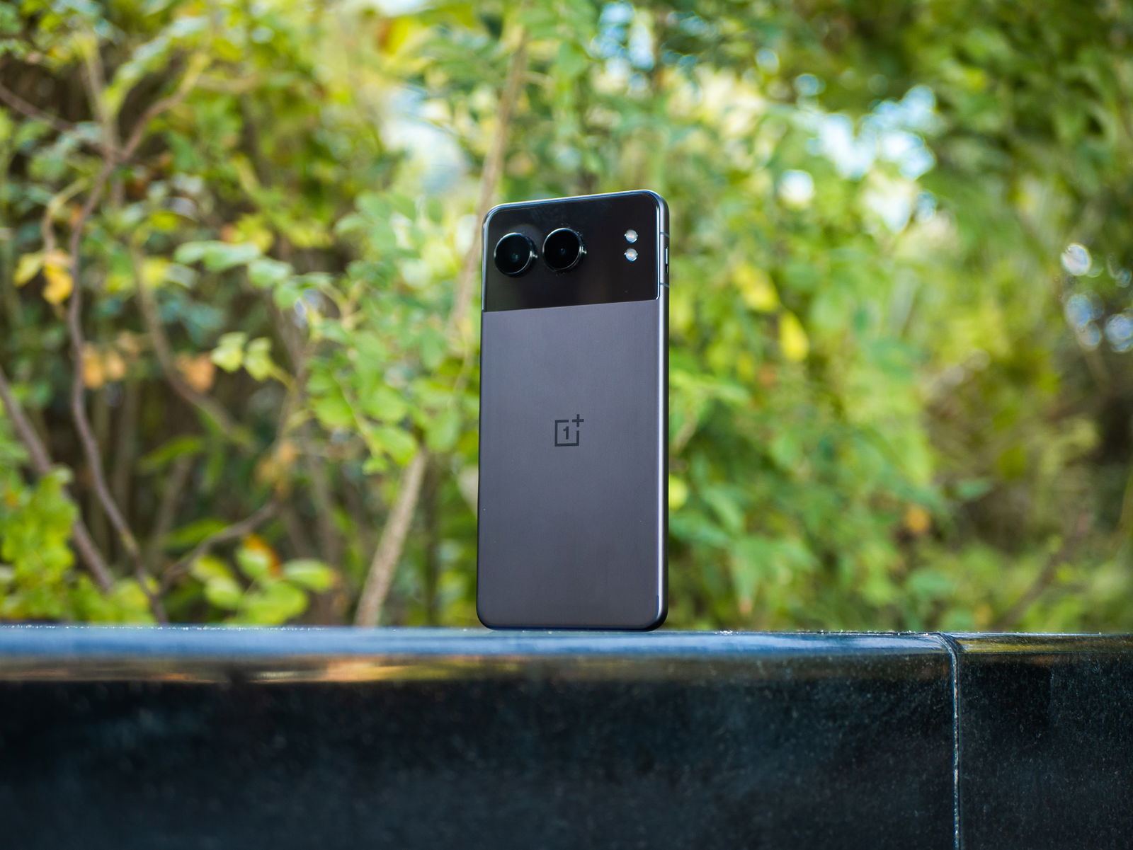 OnePlus Nord 4 por detras