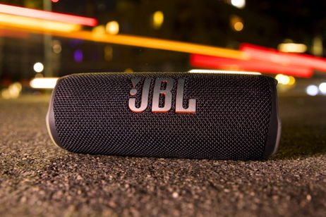 Este altavoz JBL, con excelente valoración, toca fondo en Amazon: gran sonido y 12 horas de batería Este altavoz JBL, con excelente valoración, toca fondo en Amazon: gran sonido y 12 horas de batería