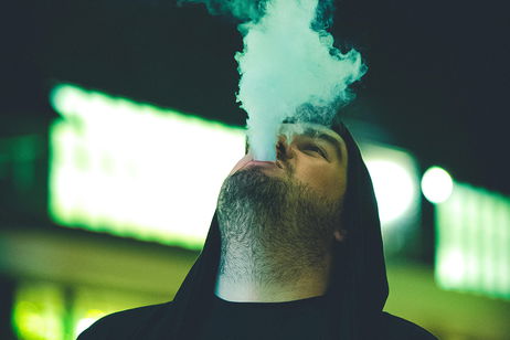 Hirotaka Tamada, investigador y médico, advierte sobre el tabaco durante el embarazo: "Incluso si la madre no fuma, si su pareja fuma en casa puede ser dañino" Hirotaka Tamada, investigador y médico, advierte sobre el tabaco durante el embarazo: "Incluso si la madre no fuma, si su pareja fuma en casa puede ser dañino"
