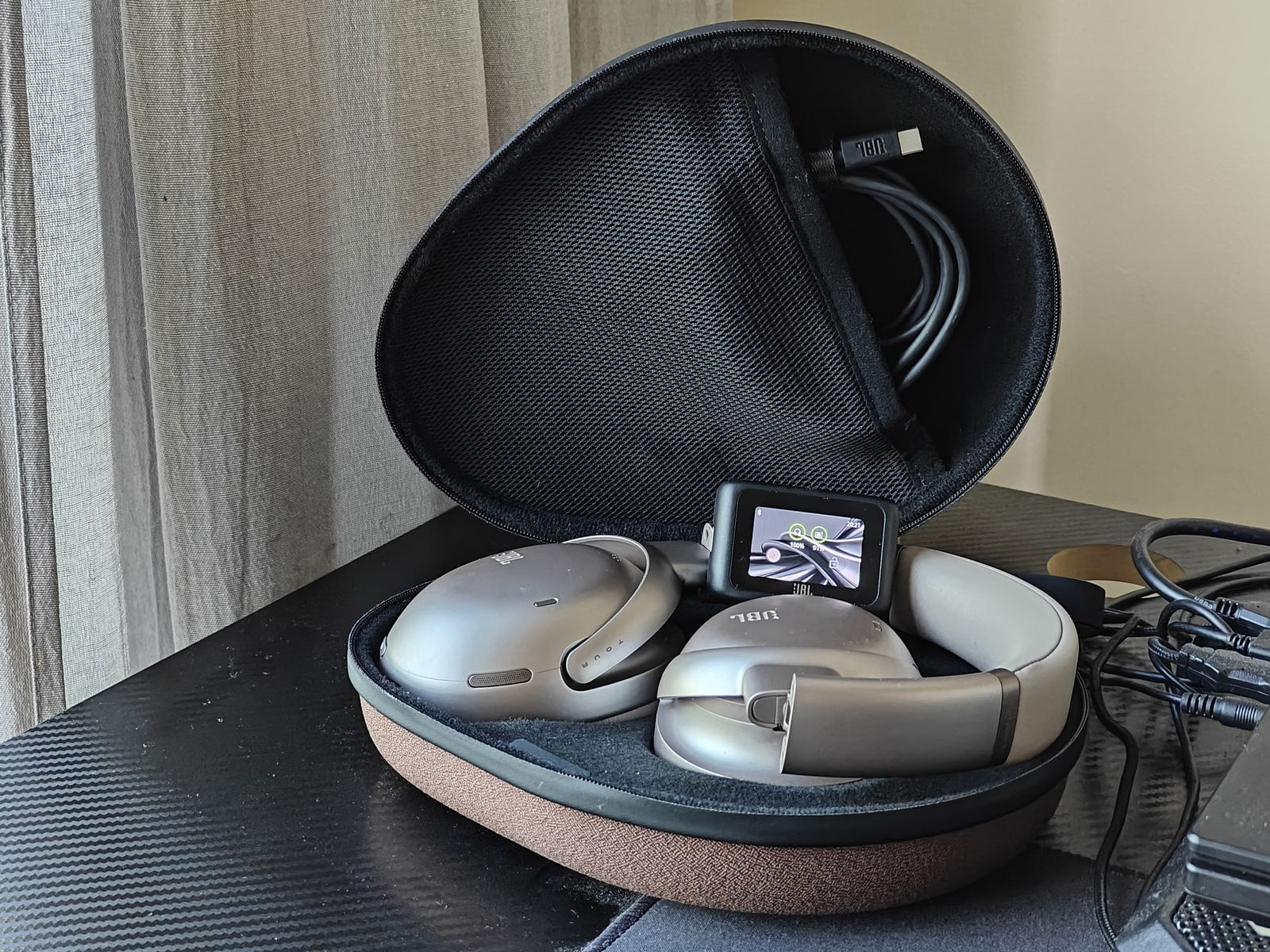 JBL Tour One M3 3