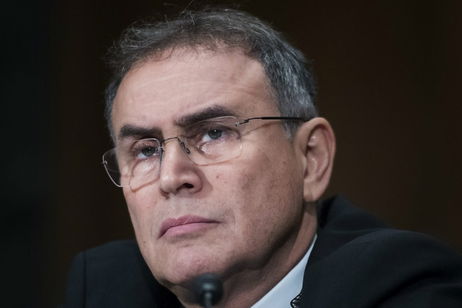 Nouriel Roubini, el "Doctor Miedo", ataca a las criptomonedas: "El Bitcoin es la madre de todas las burbujas"